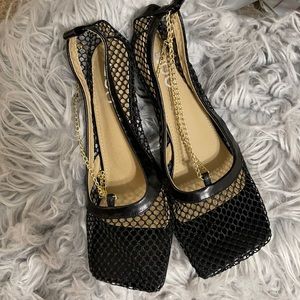 Square toe caged heel